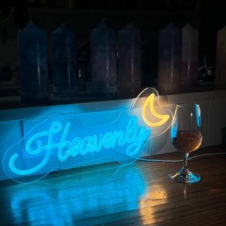 .
Hello, August☀️

⋆𓇼𓈒𓐍𓆡𓆉𓇼𓈒𓐍𓆉𓆡𓇼𓆡𓆉　.ﾟ･*.

Lani&Kai Mood 出店情報

🕯Upcycled Candle Workshop
『江ノ島灯篭』8月31日まで開催につき、16:00〜19:00（最終受付）でお待ちしております。
サムエル･コッキング苑内 UMIYAMA GALLERYにて

8月🌴
6〜12日 京急百貨店 上大岡 『ハワイ･ポリネシアンフェア』
24日 えのすい夜市

キャンドル作り体験&レッスン随時受付中🕯️
Heavenlyにて 
新月･満月スペシャルワークショップ、好評開催中🌑🌕（8月はおやすみです🙏🏻）

《オンライン販売(base ･ minne)》

◆shop: Heavenly
◆open:11〜17時 木曜定休
◆251-0037
　神奈川県藤沢市鵠沼海岸1-14-20 クラーレ鵠沼102
◆小田急江ノ島線 鵠沼海岸駅より徒歩約5分
◆店舗隣にコインパーキング有🚙⁼³₌₃
◆お問い合わせは、DMまたはこちらまで
　0466-60-8245
  info@heavenly2024.com

#湘南 #鵠沼海岸 #江ノ島 #湘南観光　#jca #aca #アロマキャンドル #資格取得 #ワークショップ #workshop #体験レッスン #キャンドル教室  #キャンドル #candle #candlemaking #アロマテラピー #湘南カフェ #湘南ランチ #湘南グルメ #カフェ巡り#海のある生活 #海のある暮らし #アロマ #ハーブ #heavenly #lanikaimood