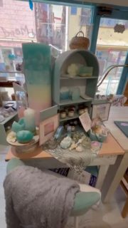 .
お客様が素敵な動画を撮ってくださいました✨
ありがとうございます❤️
⁡
鵠沼海岸のキャンドル屋＆カフェ『Heavenly』🐋🌈
遊びにきてね✨
⁡
キャンドルオーダー
キャンドルレッスン
常時受付中です。
⁡
2/20〜3/1まで、鵠沼アートフェスティバルに参加しています🩵
⁡
定休日 月･木
営業時間 11:00〜17:00
藤沢市鵠沼海岸1-14-20 クラーレ鵠沼102