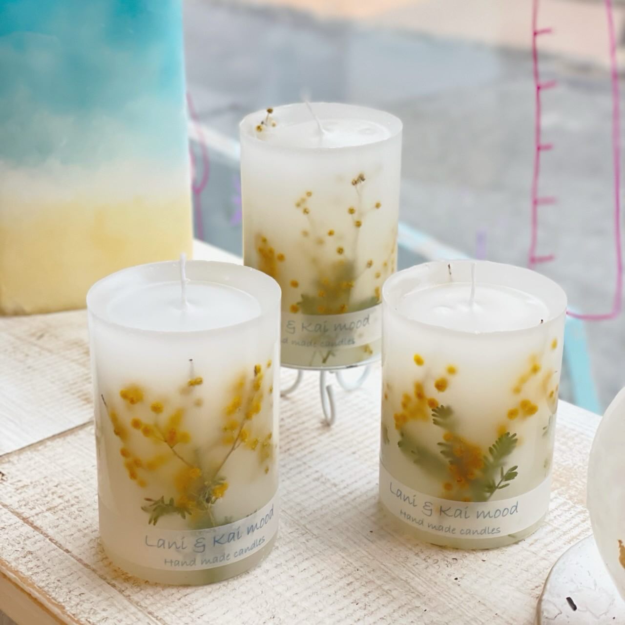 .
今年初めて参加させていただいている『鵠沼アートフェスティバル』。
たくさんの方にお立ち寄りいただき、ありがとうございます✨
⁡
Heavenlyでは、
キャンドルの販売･ワークショップ
湘南の作家さんのPOPUP
カフェ（オリジナルドリンク多数）
フリーマーケット
と、たくさんのコンテンツでみなさまをお待ちしております。
⁡
人気のワークショップは『ミモザキャンドルワークショップ』
✨
たっぷりとミモザをつかって、お気に入りのキャンドルを作ってくださいね。
⁡
 #鵠沼海岸 #Heavenly #鵠沼アートフェスティバル  #ミモザ #キャンドル