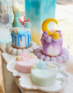 .
お天気がパッとしない日が続きますね。
自律神経が乱れがちなこんな季節こそ、
Heavenlyでゆったりのんびりお過ごしください🐋
⁡

⋆𓇼𓈒𓐍𓆡𓆉𓇼𓈒𓐍𓆉𓆡𓇼𓆡𓆉　.ﾟ･*.

🕯キャンドルレッスン随時受付中🕯️
お気軽にDMください！

🕯4月11日〜5月6日 15:00〜19:00
『江の島アートフェスティバル』 にて、
アップサイクルキャンドルワークショップを毎日開催します。
植物に囲まれた美しい季節のサムエル･コッキング苑にぜひお出かけください。

🕯Heavenlyイベント情報
10日 マクラメワークショップ 
10･24日 Hula Lesson 19:30〜
15･17日 Pumehana Ukulele Lesson 19:30〜
17〜19日 『Blue Tied Seasons 〜はるぞらを結ぶ〜』水引‪✕‬‪‪キャンドル 
25日 くげかいマルシェ 11:00〜16:00
  栗原恵介アコースティックライブ 18:00〜

《オンライン販売(base ･ minne)》

◆shop: Heavenly
◆open:11〜17時 月･木曜定休
◆251-0037
　神奈川県藤沢市鵠沼海岸1-14-20 クラーレ鵠沼102
◆小田急江ノ島線 鵠沼海岸駅より徒歩約5分
◆店舗隣にコインパーキング有🚙⁼³₌₃
◆お問い合わせは、DMまたはこちらまで
　0466-60-8245
  info@heavenly2024.com

 #鵠沼海岸 #江ノ島 #湘南 #キャンドル #lanikaimood